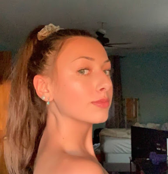 Meet your Posher, Kylie - Picture 1 of 1